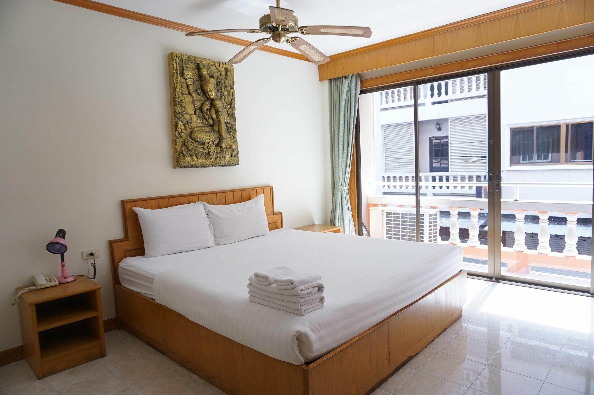 Andaman Sea Patong Hotel Екстериор снимка